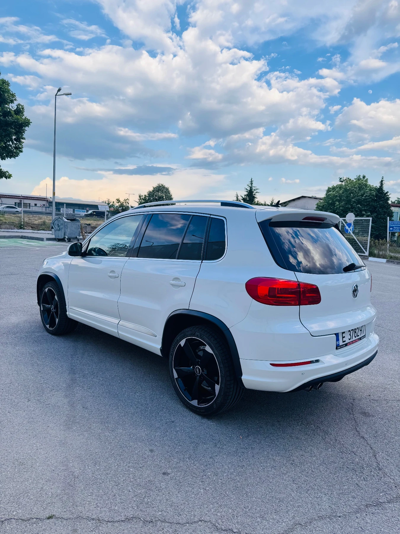 VW Tiguan R-line, снимка 9 - Автомобили и джипове - 54225985