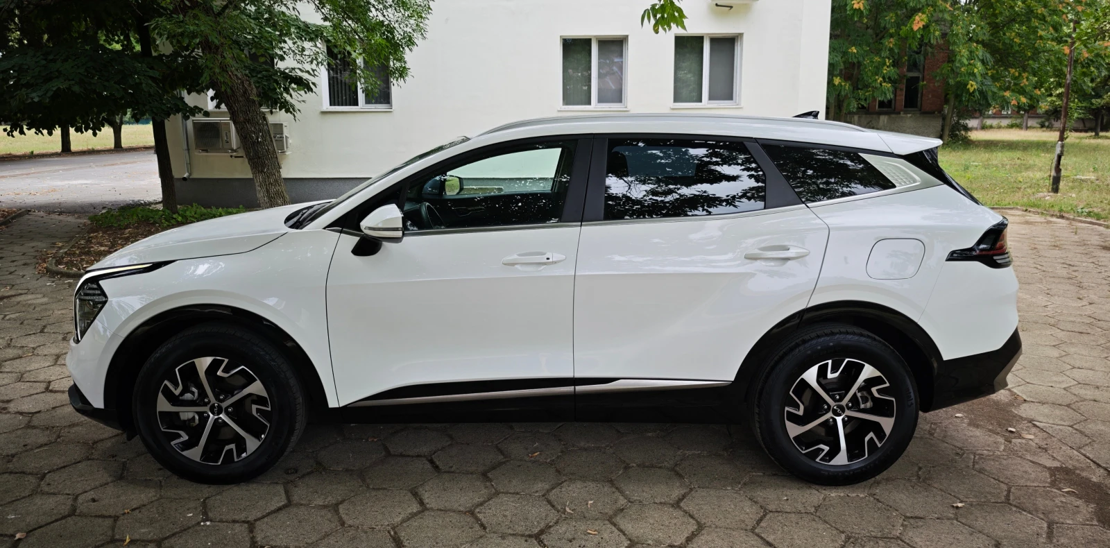 Kia Sportage 1.6 HEV , снимка 7 - Автомобили и джипове - 55292580