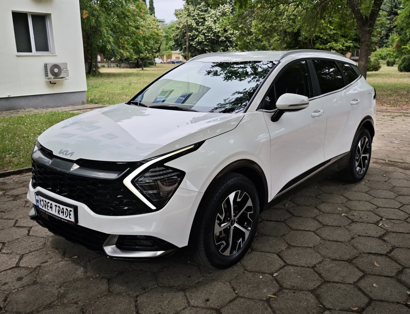 Kia Sportage 1.6 HEV , снимка 8 - Автомобили и джипове - 55292580