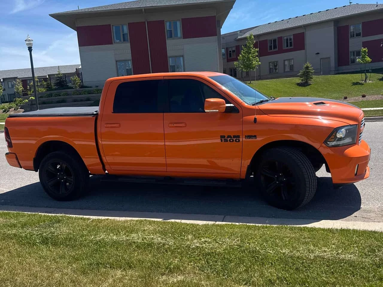 Dodge RAM 1500 * Sport * CARFAX * БЕЗ ПЪРВОНАЧАЛНА ВНОСКА, снимка 3 - Автомобили и джипове - 54761086