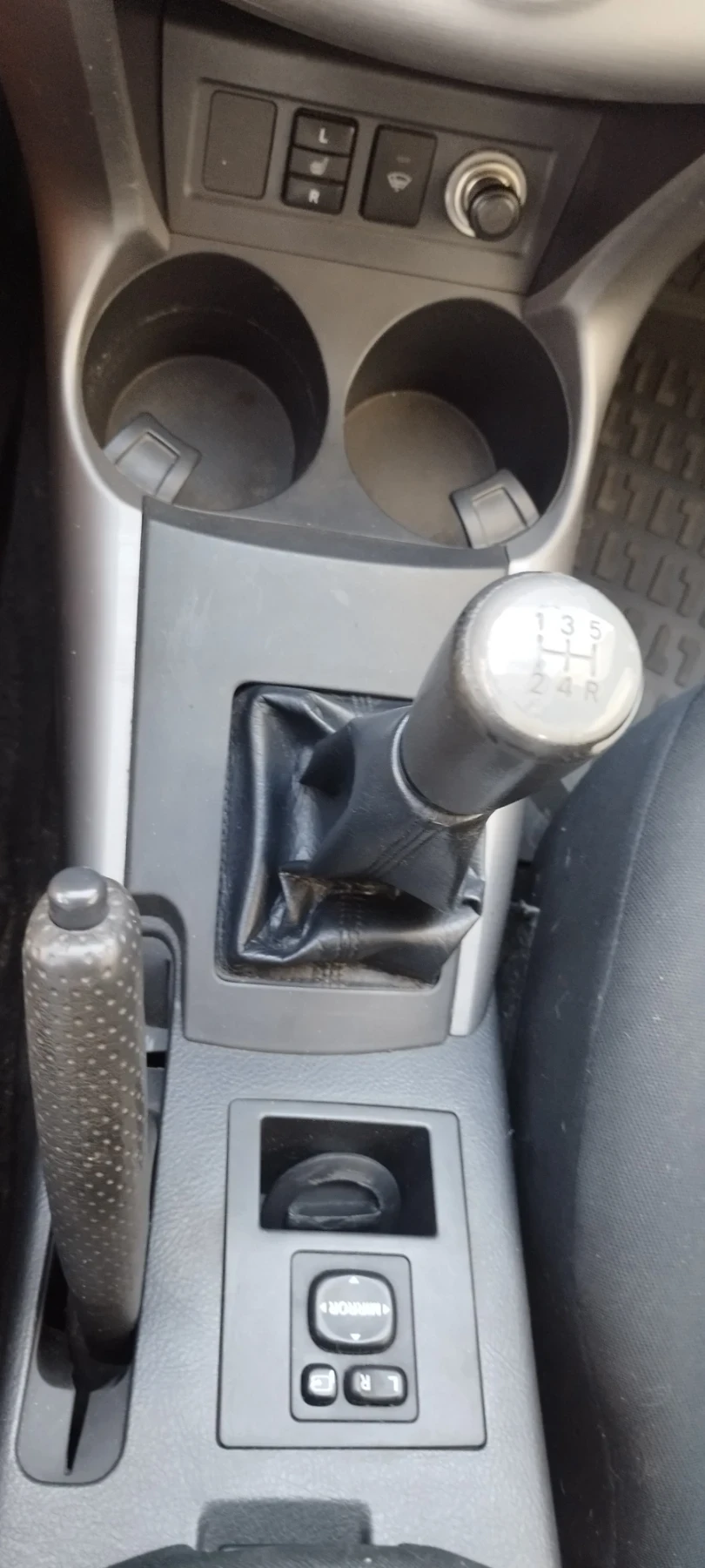 Toyota Rav4 2.0 бензин/газ 4х4, снимка 11 - Автомобили и джипове - 55687350