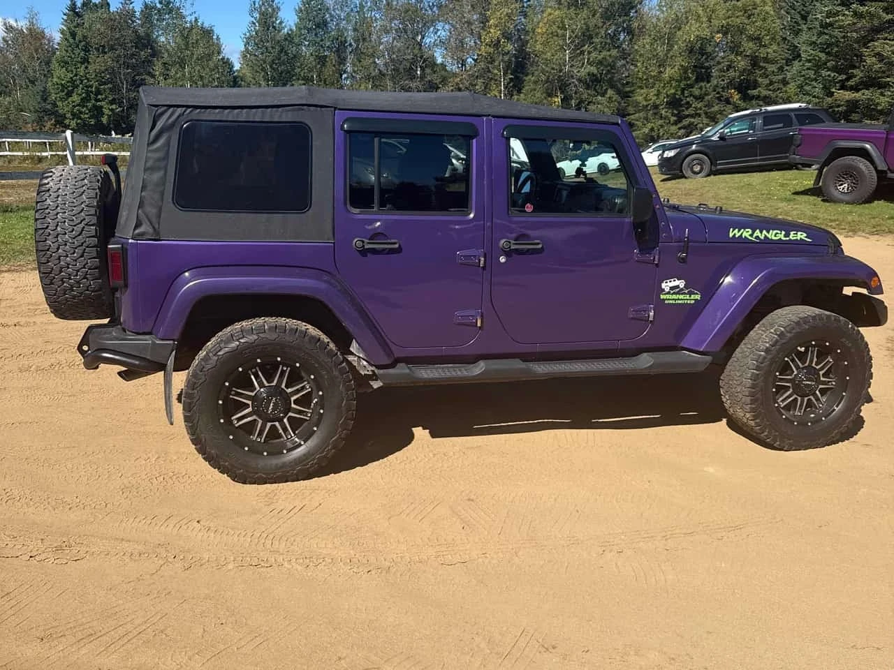 Jeep Wrangler * Backcountry * CARFAX * БЕЗ ПЪРВОНАЧАЛНА ВНОСКА, снимка 3 - Автомобили и джипове - 56170161