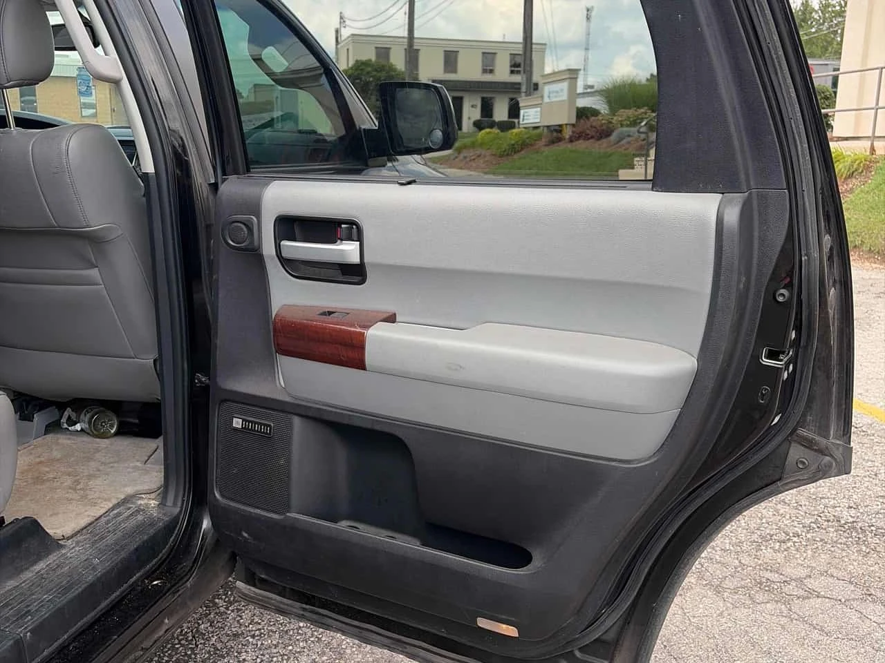 Toyota Sequoia  Platinum / CARFAX / ���������� / ���� �� �������� | Mobile.bg � ����������� 14