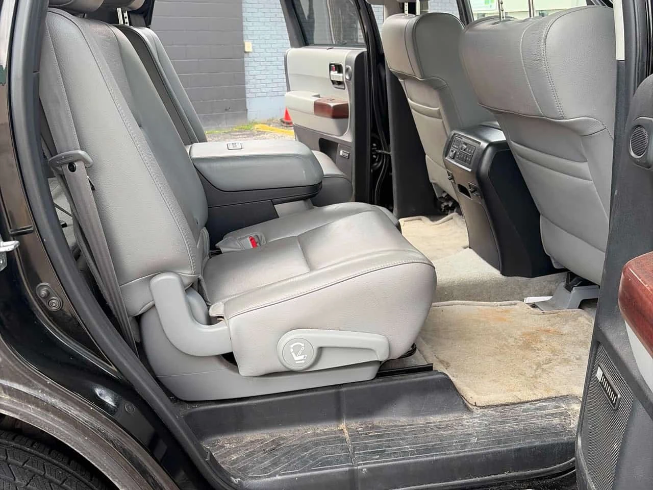 Toyota Sequoia  Platinum / CARFAX / ���������� / ���� �� �������� | Mobile.bg � ����������� 13