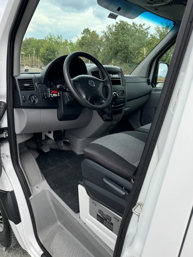 VW Crafter, снимка 11 - Бусове и автобуси - 47499779