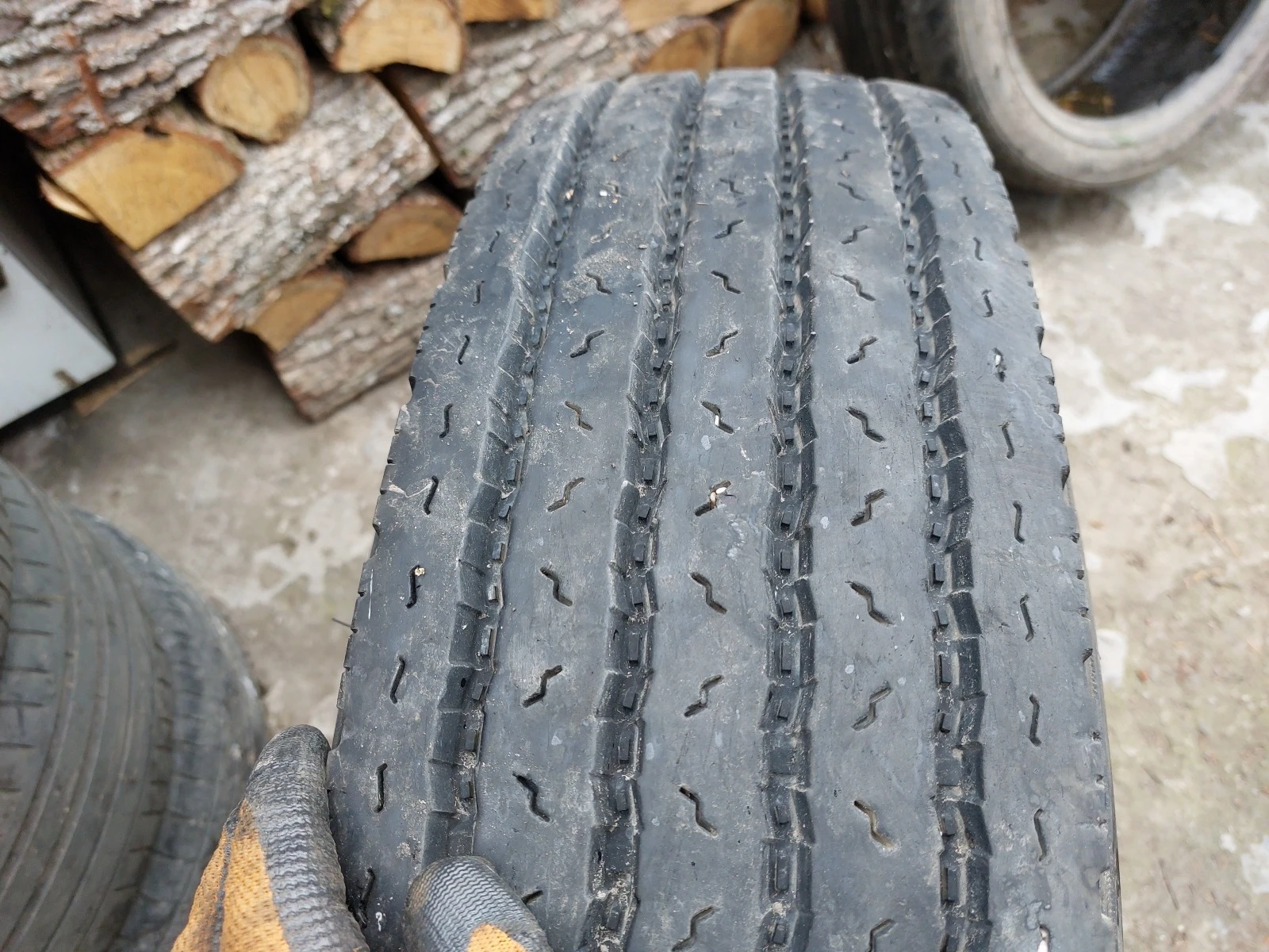 ���� 245/80R17.5 | Mobile.bg � ����������� 1