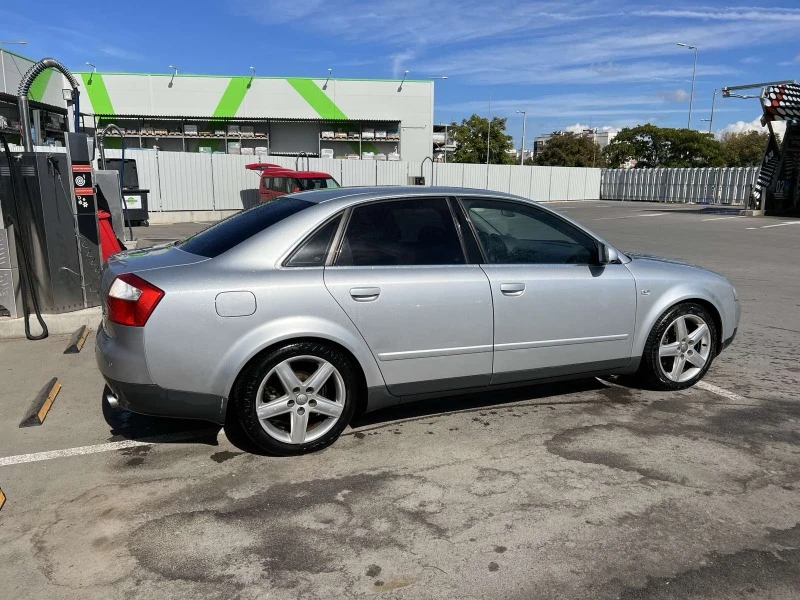 Audi A4 1.8T, снимка 5 - Автомобили и джипове - 46758577