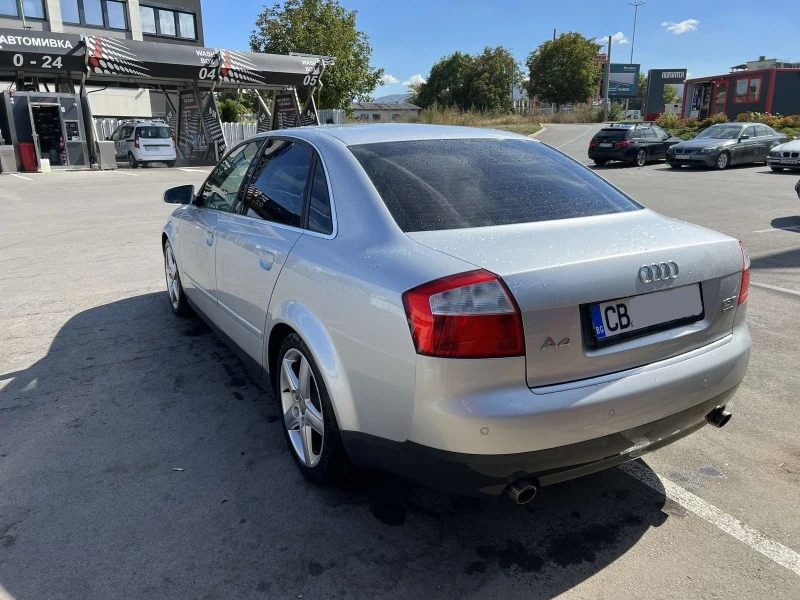 Audi A4 1.8T, снимка 6 - Автомобили и джипове - 46758577