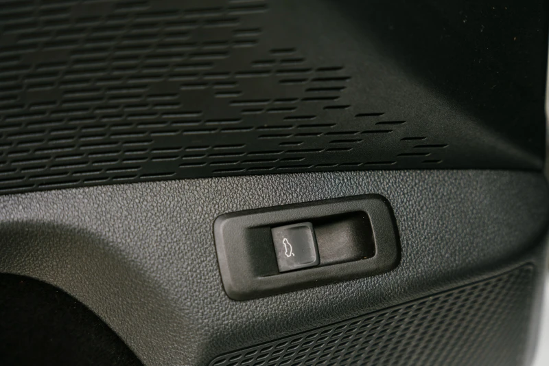 Skoda Octavia 2.0TDI 7DSG KeyGO MATRIX FULL LED Ambient , снимка 13 - Автомобили и джипове - 52058059