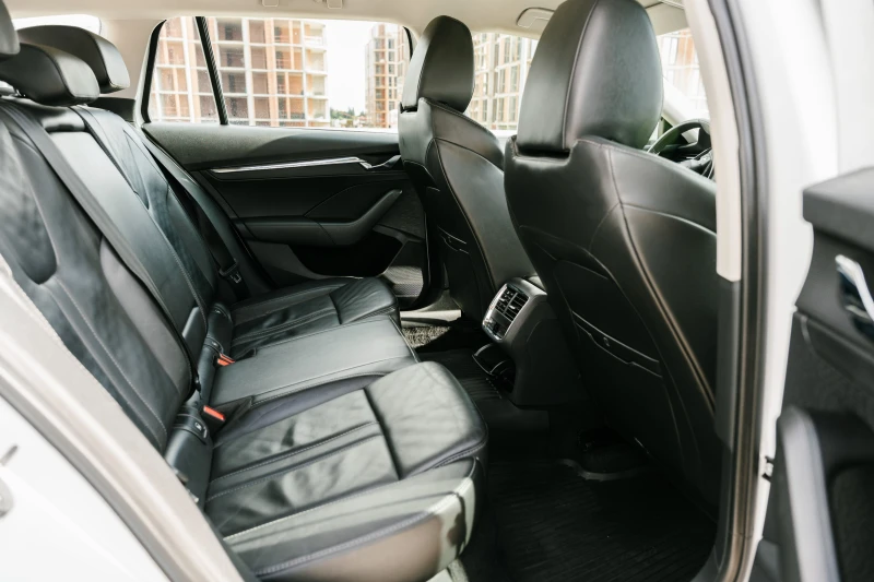 Skoda Octavia 2.0TDI 7DSG KeyGO MATRIX FULL LED Ambient , снимка 9 - Автомобили и джипове - 52058059