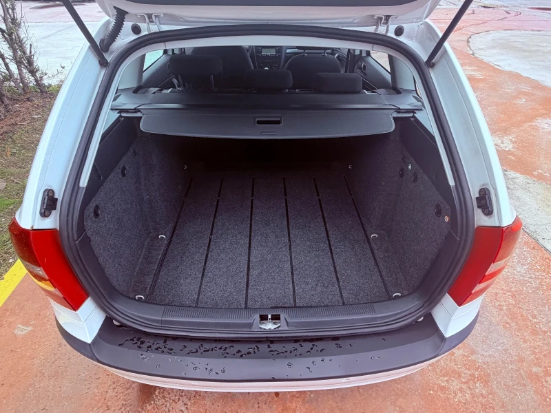 Skoda Octavia 1.6 MPI (СТАРИЯ МОТОР!)102 к.с, снимка 12 - Автомобили и джипове - 52589922