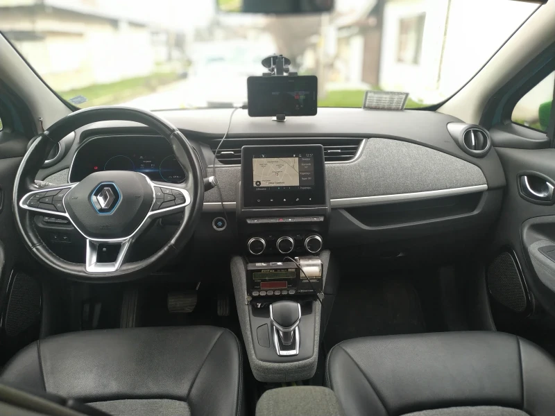 Renault Zoe, снимка 4 - Автомобили и джипове - 52934835