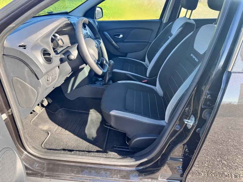 Dacia Sandero Stepway, снимка 9 - Автомобили и джипове - 52976319