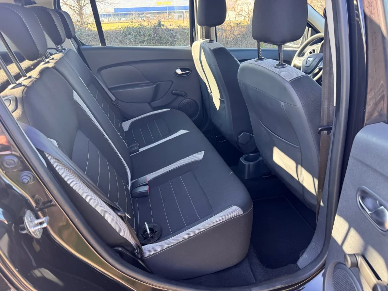 Dacia Sandero Stepway, снимка 13 - Автомобили и джипове - 52976319