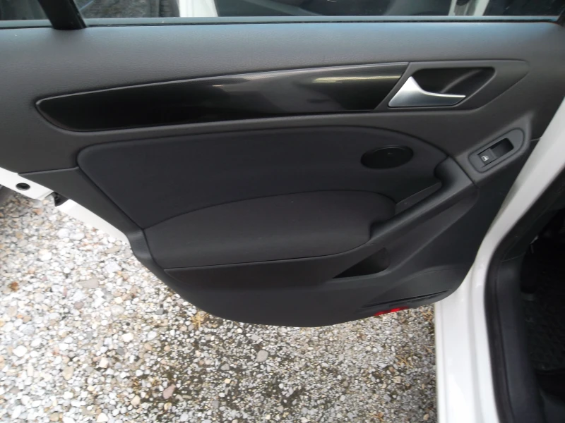 VW Golf 2.0 TDI, снимка 10 - Автомобили и джипове - 53282893