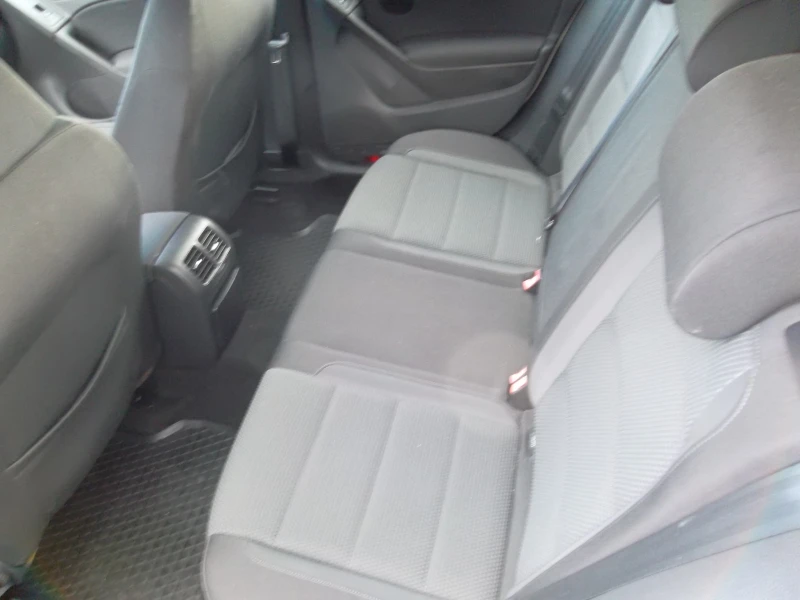 VW Golf 2.0 TDI, снимка 11 - Автомобили и джипове - 53282893