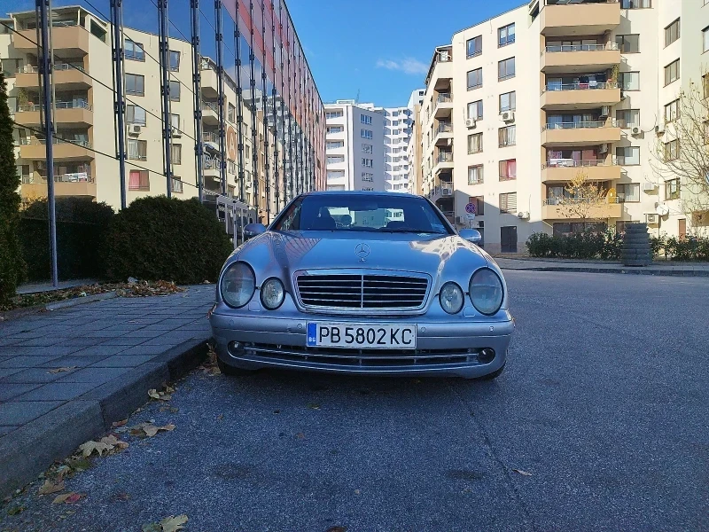 Mercedes-Benz CLK 320, снимка 3 - Автомобили и джипове - 49245671