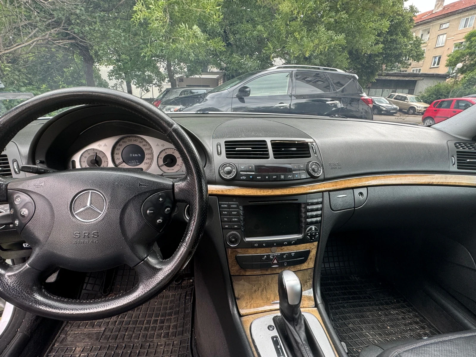 Mercedes-Benz E 320  - изображение 6