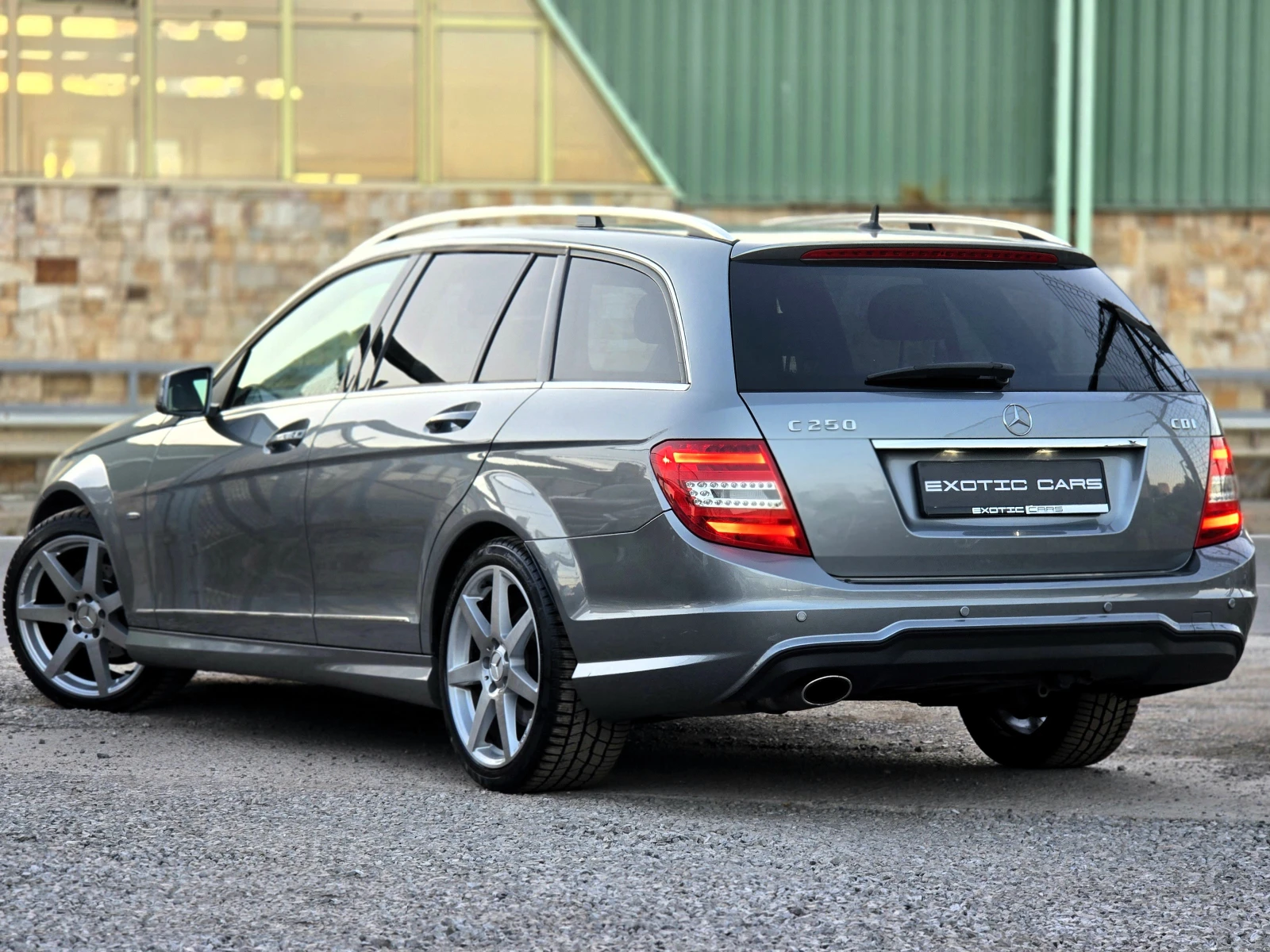 Mercedes-Benz C 250 CDi AMG Line ! SWISS ! - изображение 6
