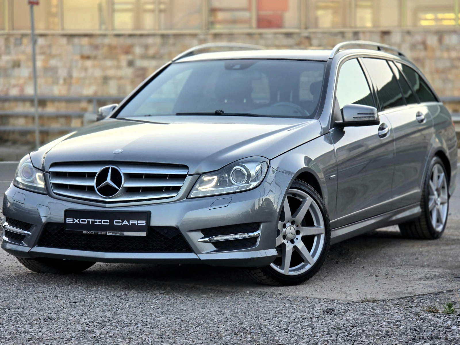 Mercedes-Benz C 250 CDi AMG Line ! SWISS ! - изображение 3