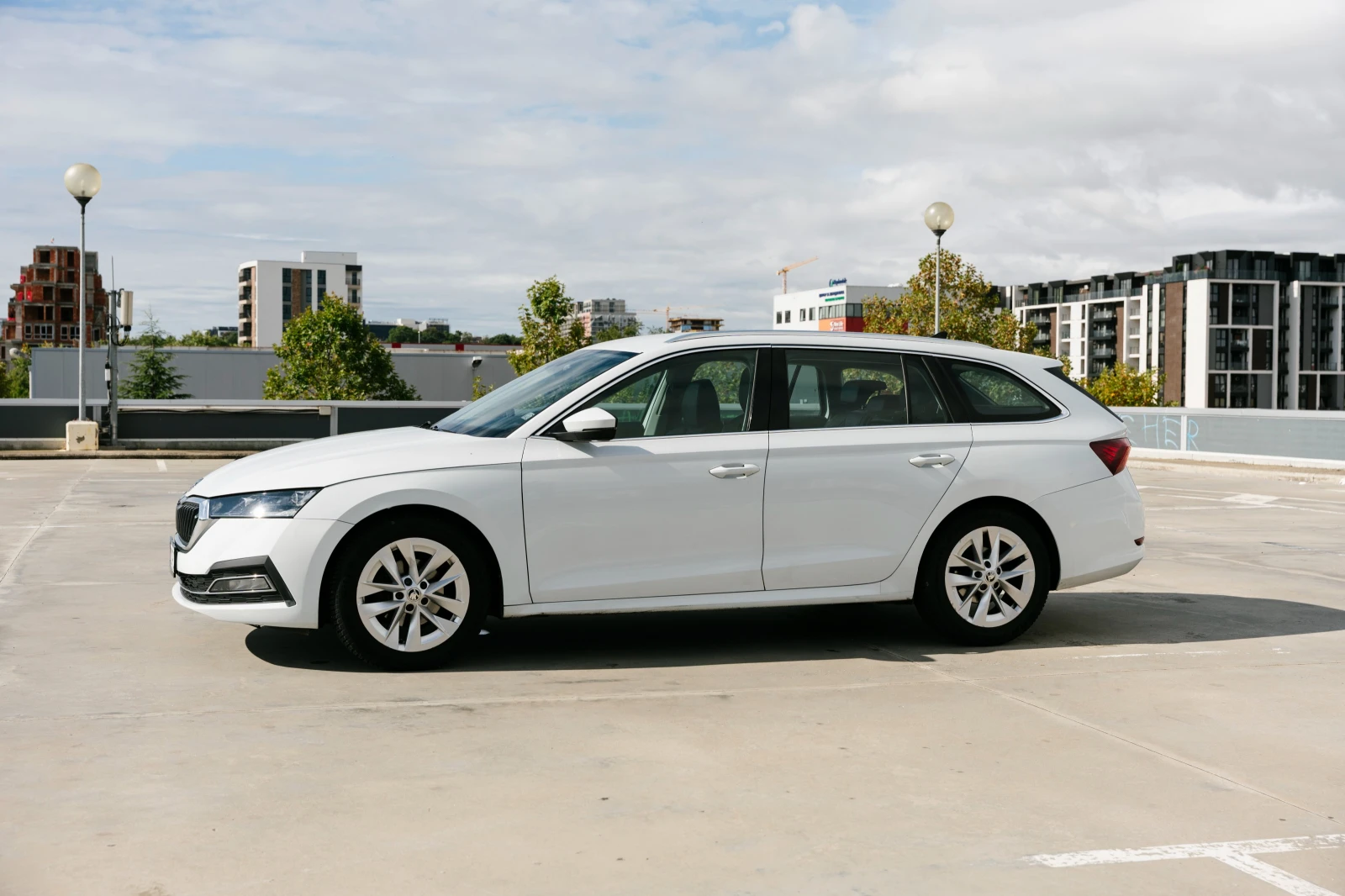 Skoda Octavia 2.0TDI 7DSG KeyGO MATRIX FULL LED Ambient  - изображение 2