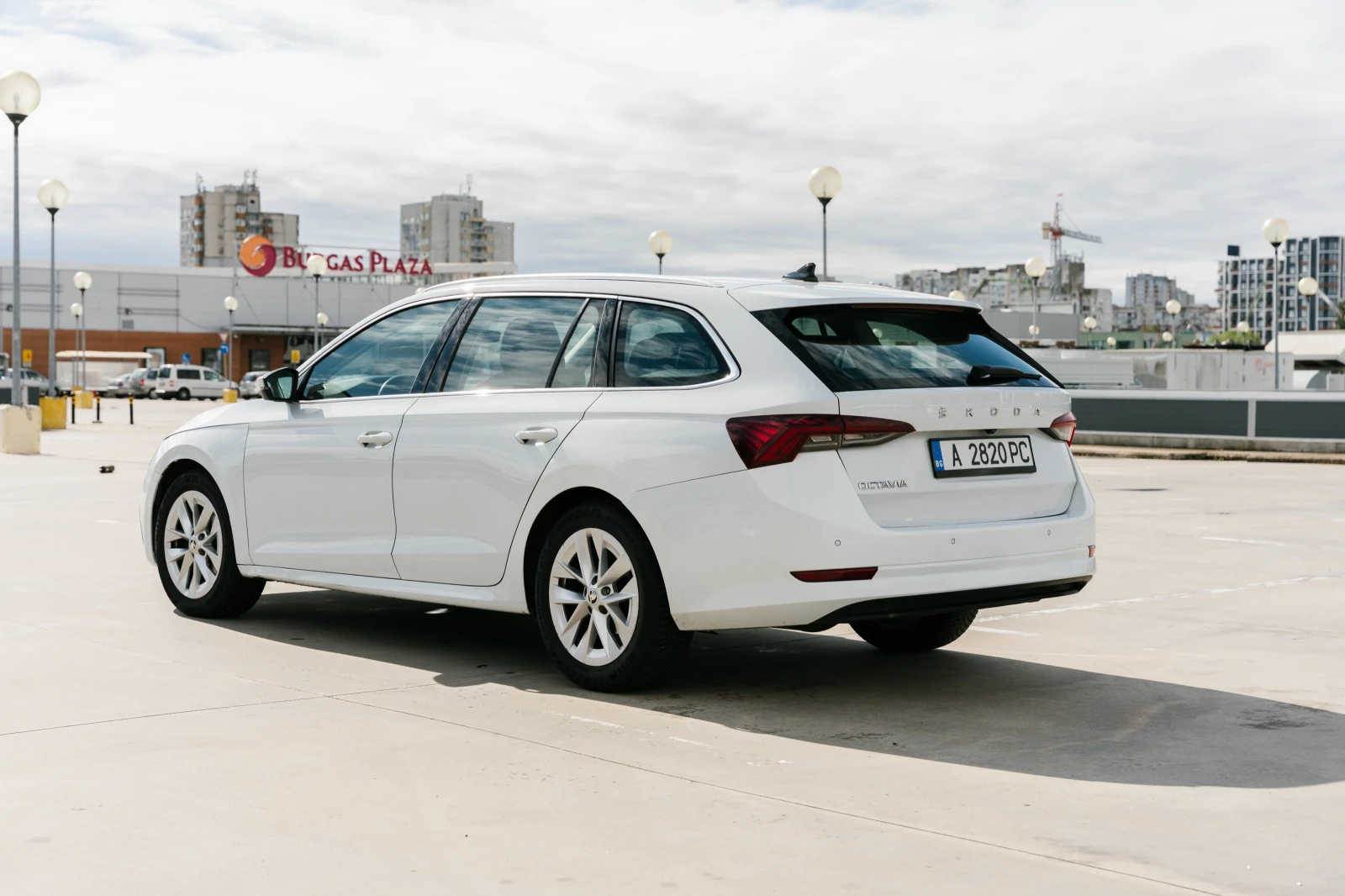 Skoda Octavia 2.0TDI 7DSG KeyGO MATRIX FULL LED Ambient  - изображение 3
