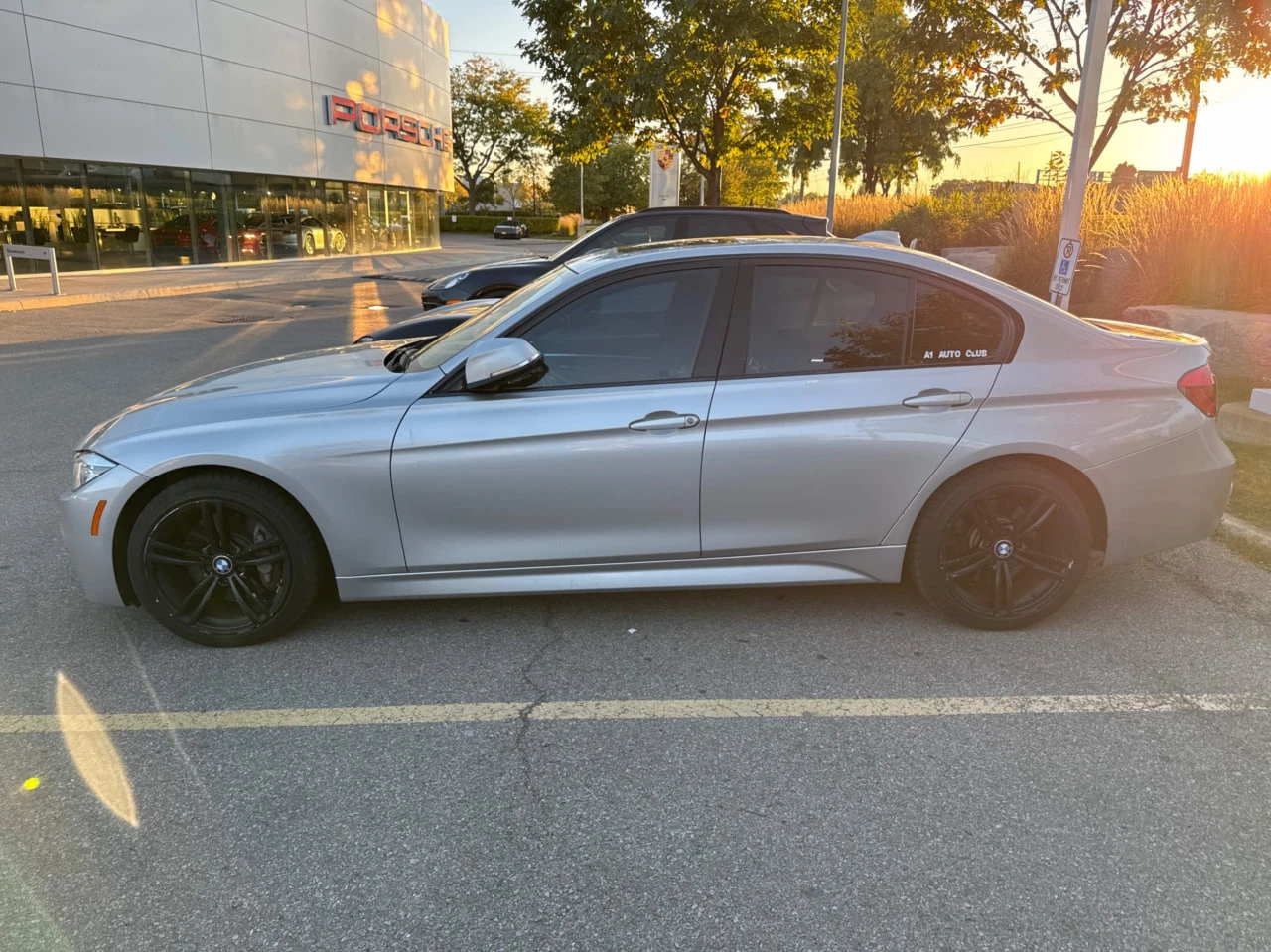 BMW 330 *  *    *   *  | Mobile.bg   6