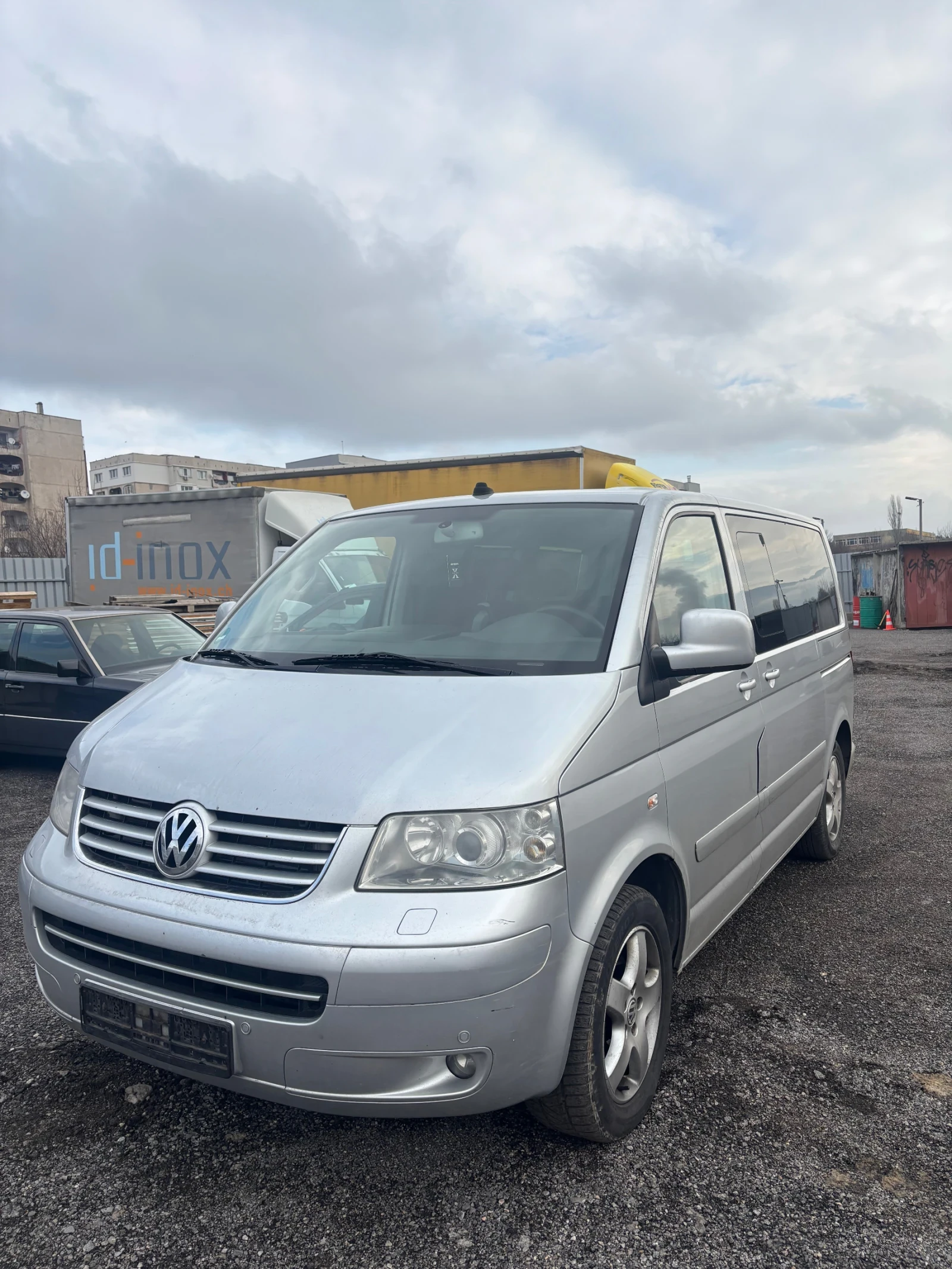 VW Multivan HighLine Всички Екстри - изображение 4
