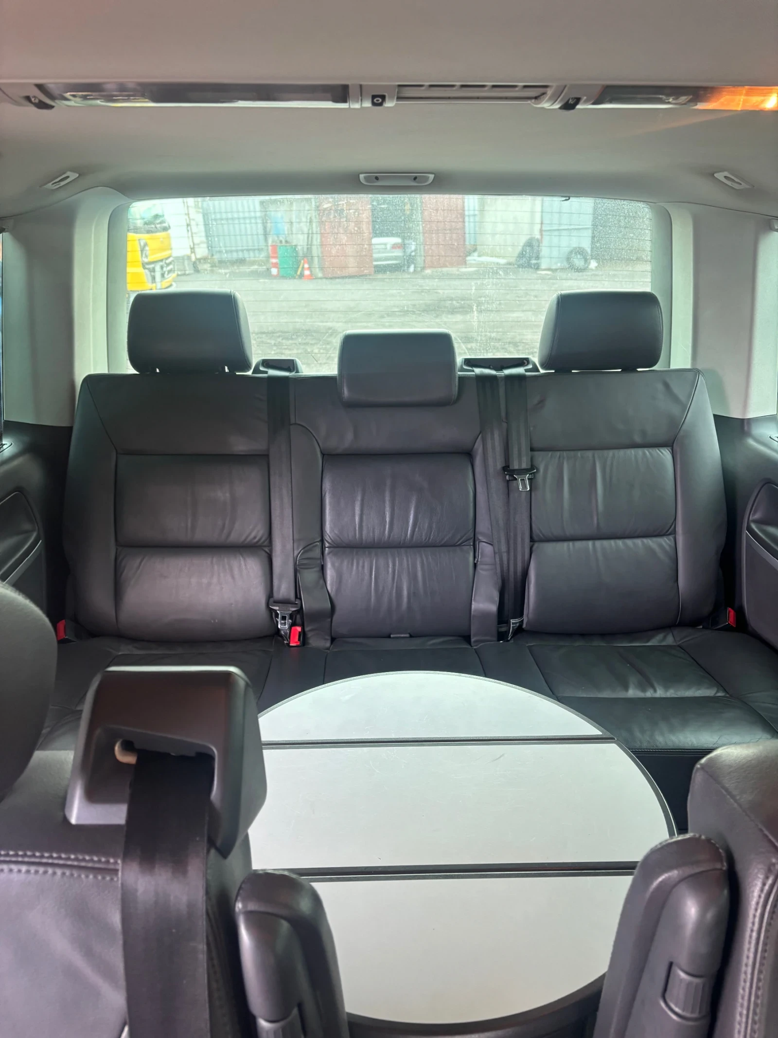 VW Multivan HighLine Всички Екстри - изображение 8