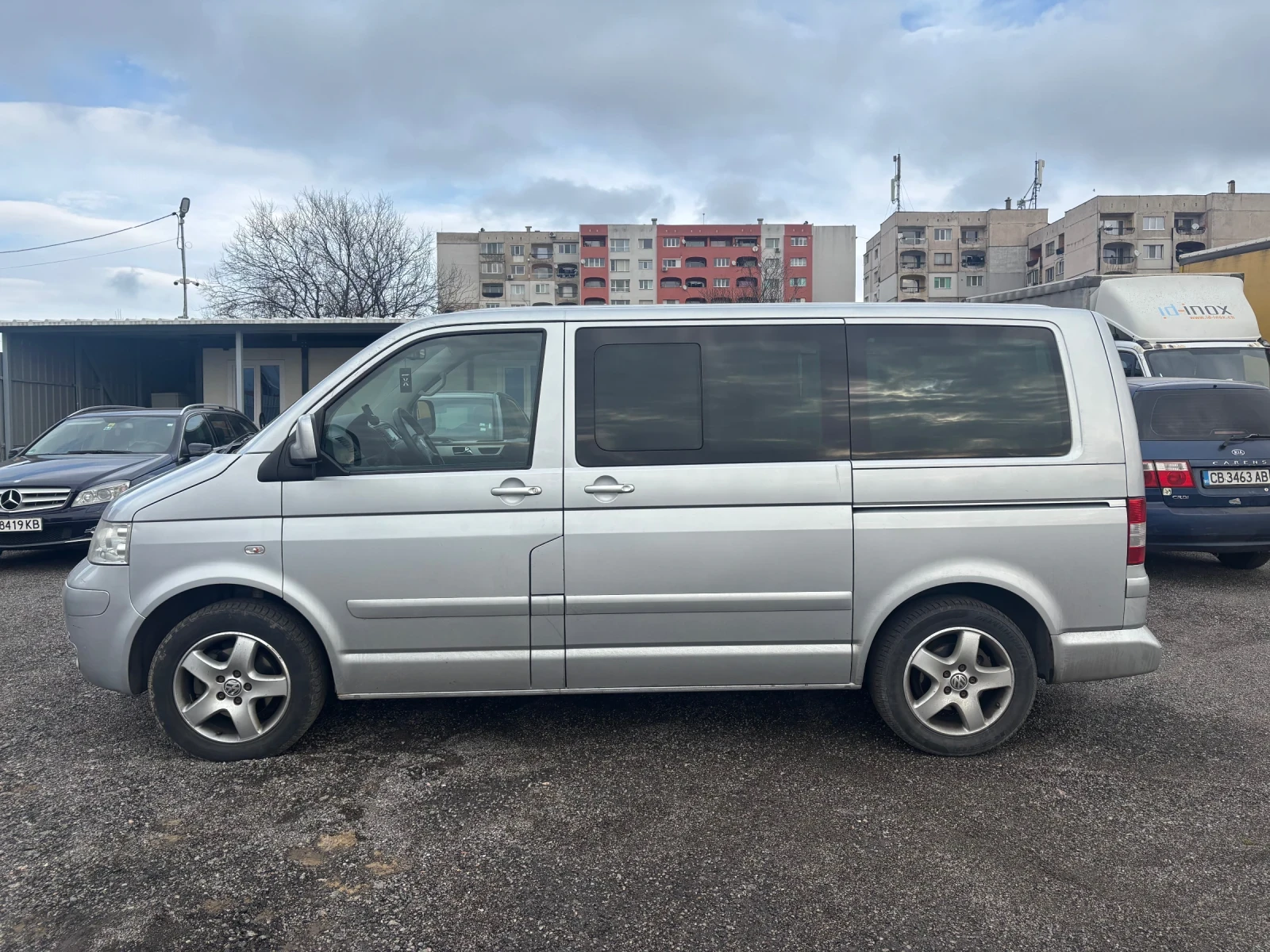 VW Multivan HighLine Всички Екстри - изображение 5