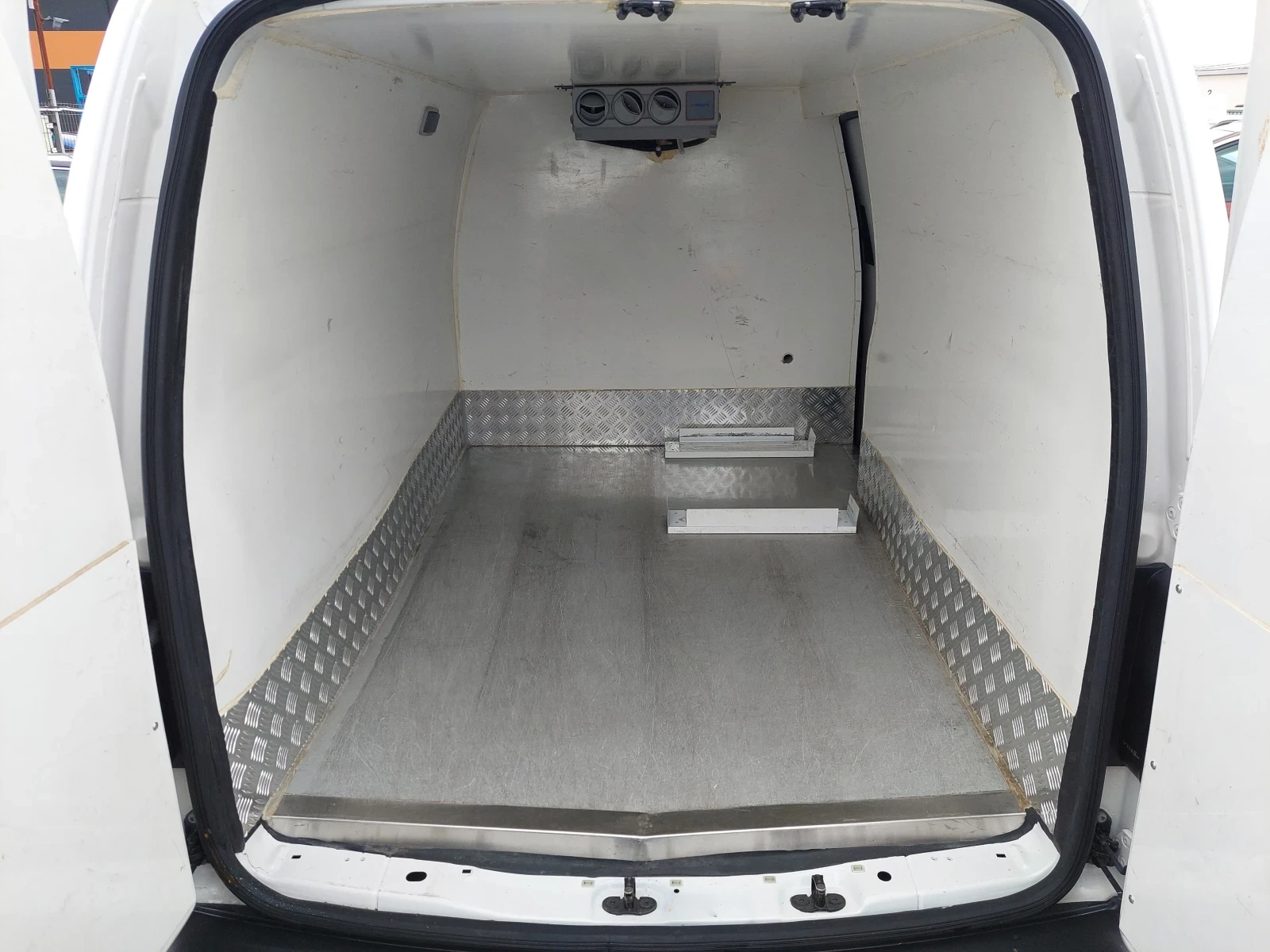 VW Caddy MAXI/1.4CNG/110k.c./6MT/N1/�������� 8-15� | Mobile.bg � ����������� 14