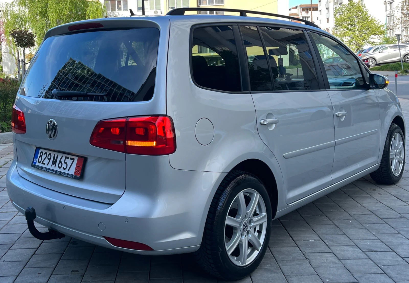 VW Touran 2.0TDI/140, снимка 7 - Автомобили и джипове - 54345824