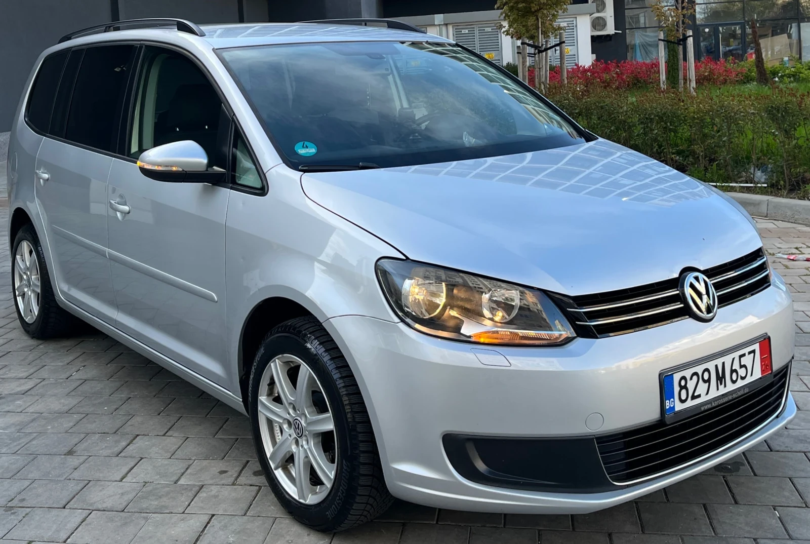 VW Touran 2.0TDI/140, снимка 9 - Автомобили и джипове - 54345824