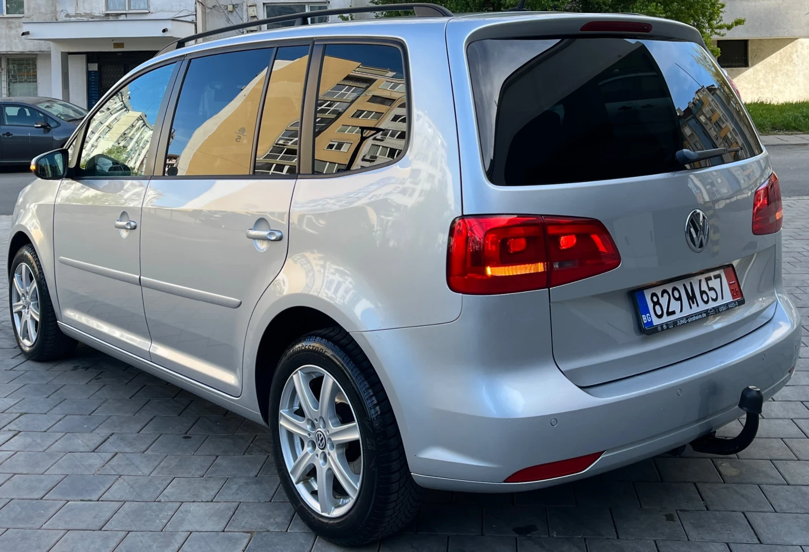 VW Touran 2.0TDI/140, снимка 5 - Автомобили и джипове - 54345824