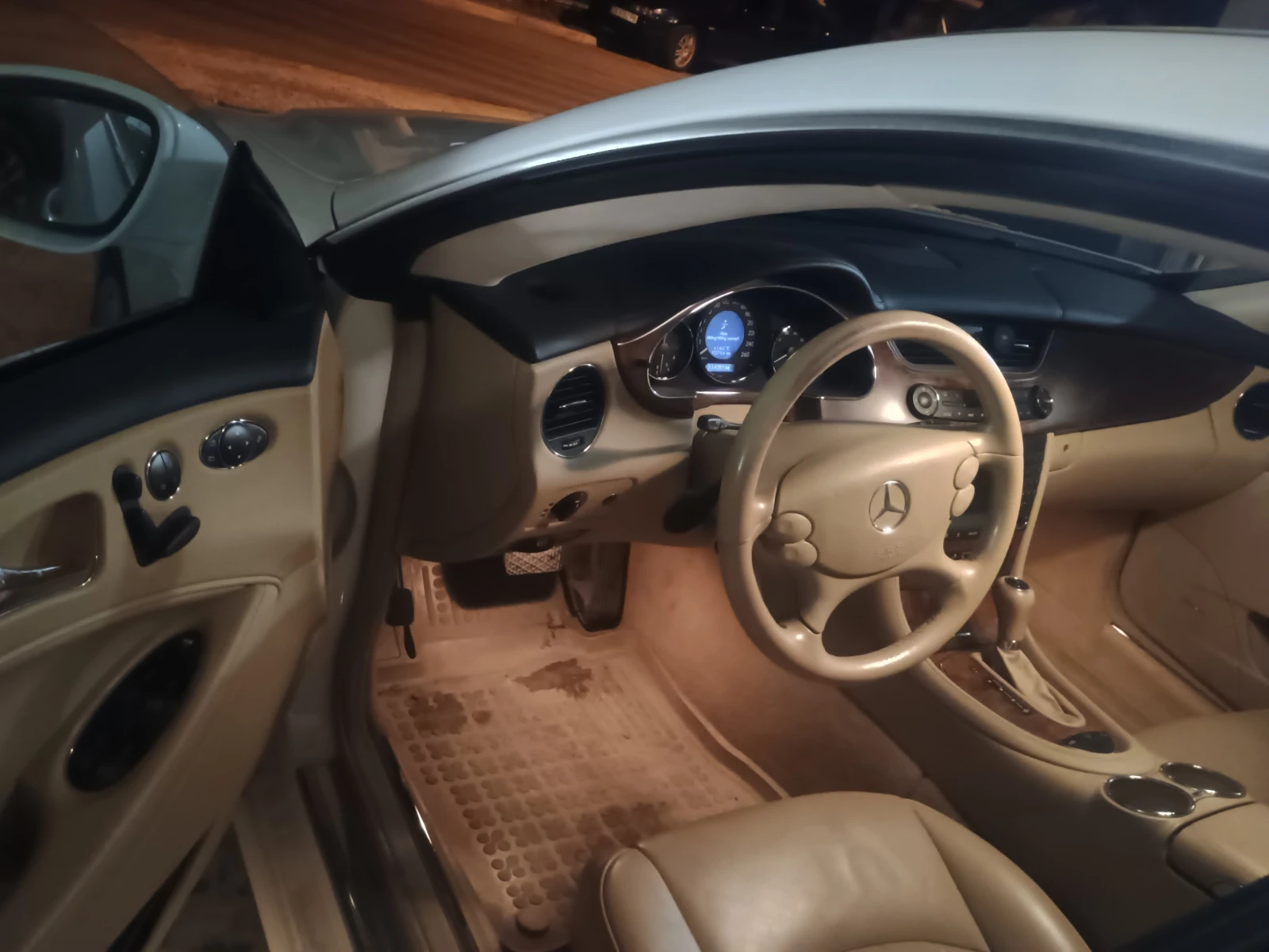 Mercedes-Benz CLS 500 114 000 РЕАЛНИ, снимка 10 - Автомобили и джипове - 54569409