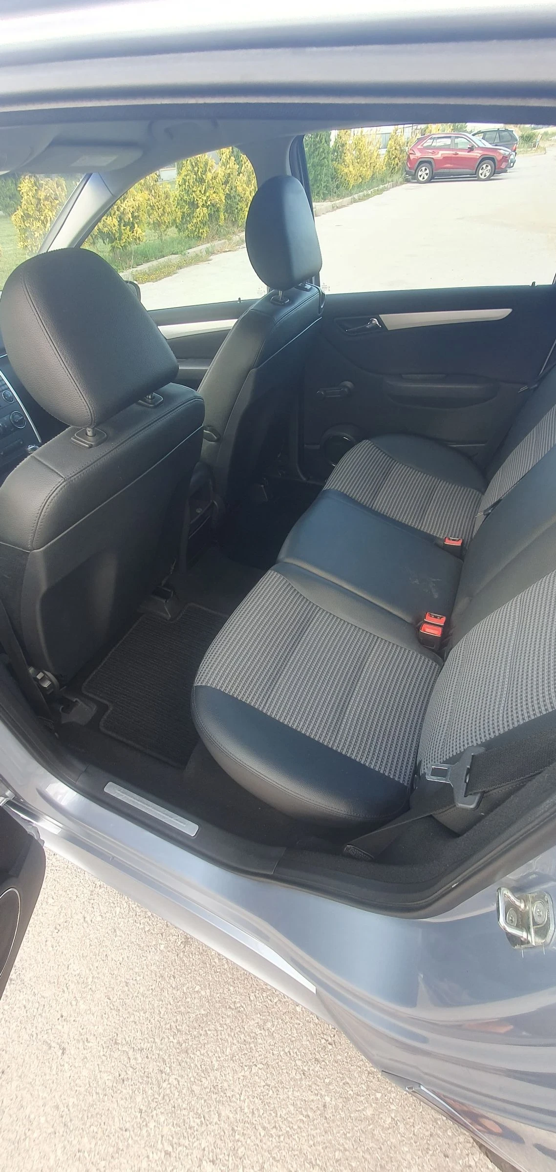 Mercedes-Benz B 200 Турбо , снимка 9 - Автомобили и джипове - 55397554