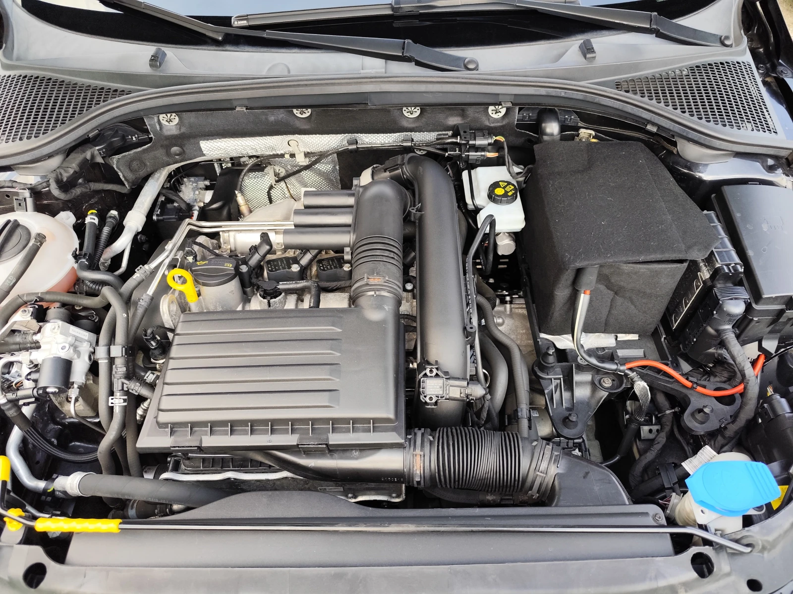Skoda Octavia 1.4i* ECO-FUEL* AВТОМАТИК* LED* EURO6B* CARPLAY, снимка 15 - Автомобили и джипове - 55655105