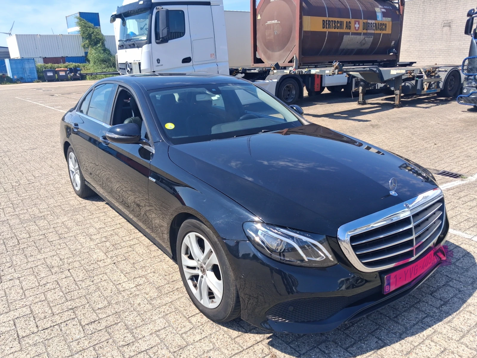Mercedes-Benz E 200, снимка 3 - Автомобили и джипове - 55662272