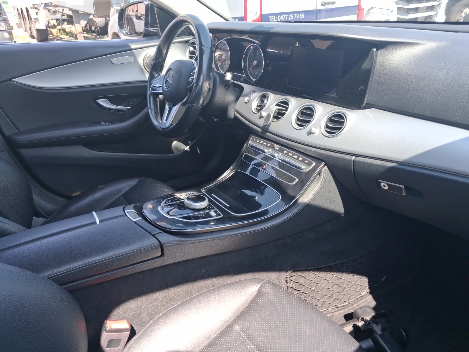 Mercedes-Benz E 200, снимка 5 - Автомобили и джипове - 55662272