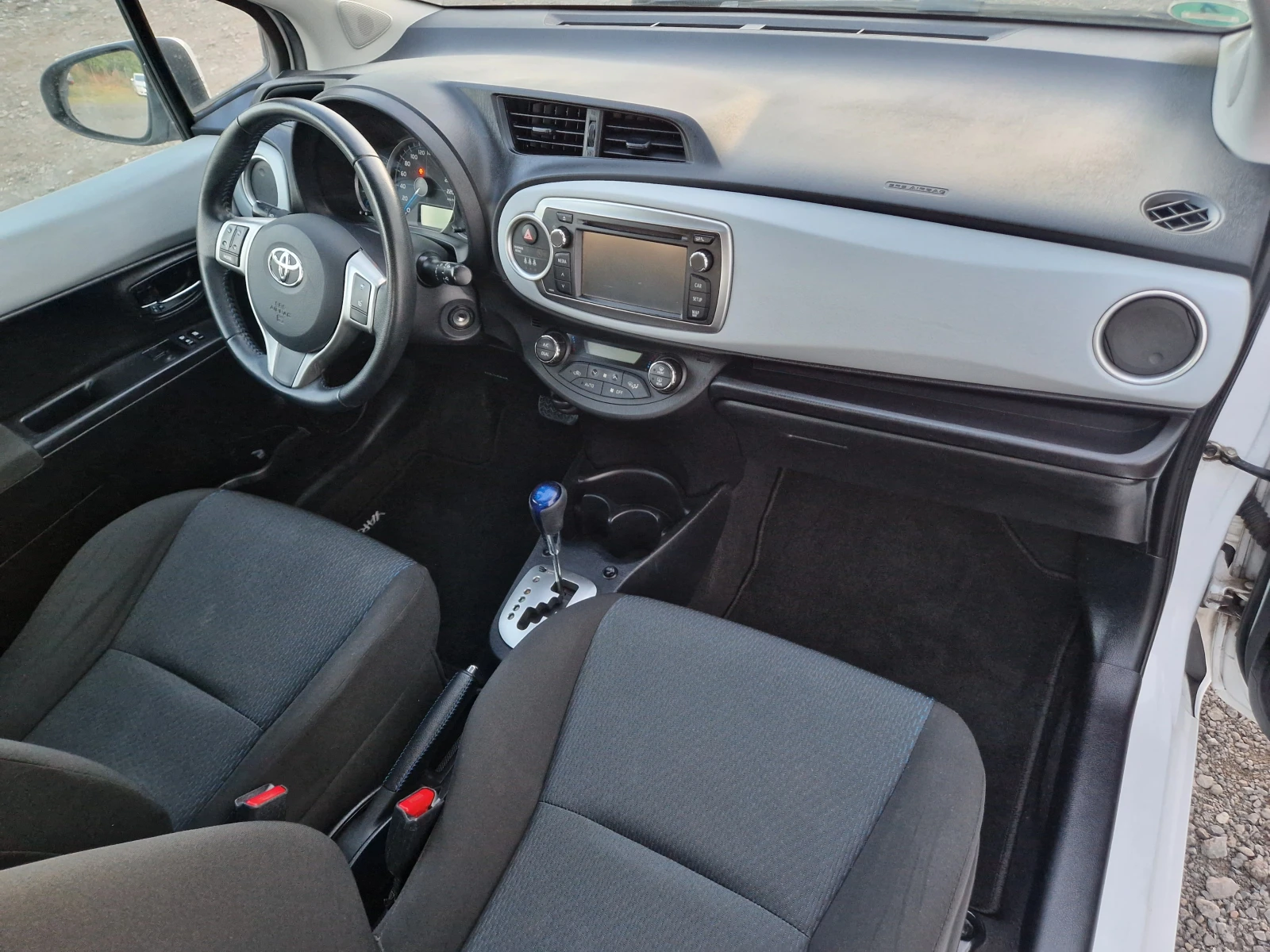 Toyota Yaris 1.5 Hybrid Life | Mobile.bg � ����������� 13