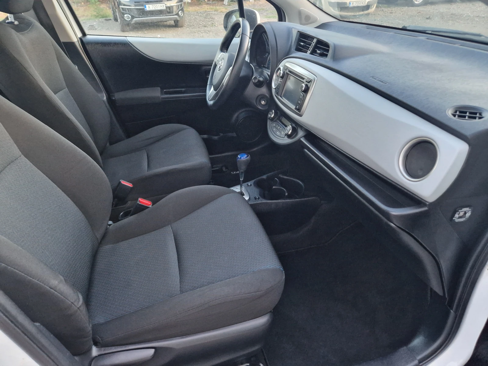 Toyota Yaris 1.5 Hybrid Life | Mobile.bg � ����������� 12