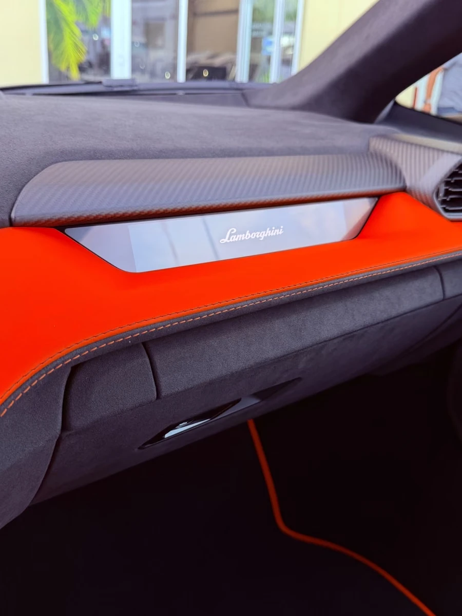 Lamborghini Revuelto V12/4WD/LIFT/CARBON/SONUS/360/PASSENGER/ | Mobile.bg � ����������� 12