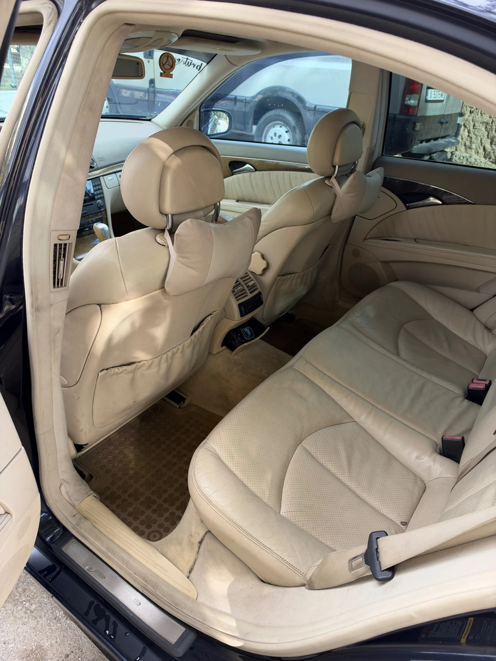 Mercedes-Benz E 270, снимка 7 - Автомобили и джипове - 56662845