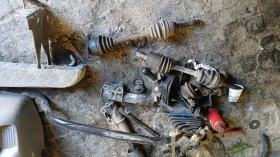 Suzuki Grand vitara 2.5 v6 На части  - 500 € / 977.91 лв. - 39225405 5