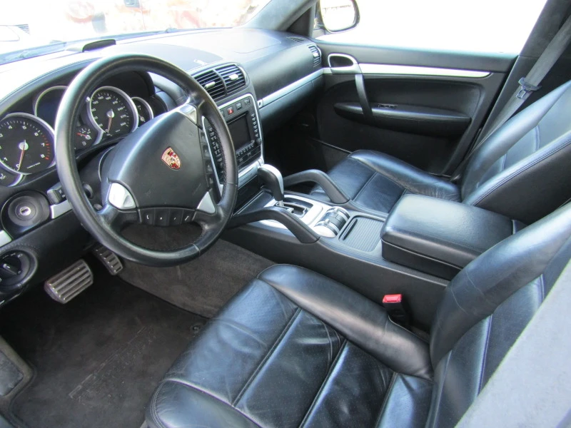 Porsche Cayenne 4.5, снимка 6 - Автомобили и джипове - 45818260