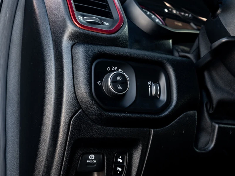 Dodge RAM 1500 REBEL* CREW CAB* HEMI, снимка 11 - Автомобили и джипове - 53564174