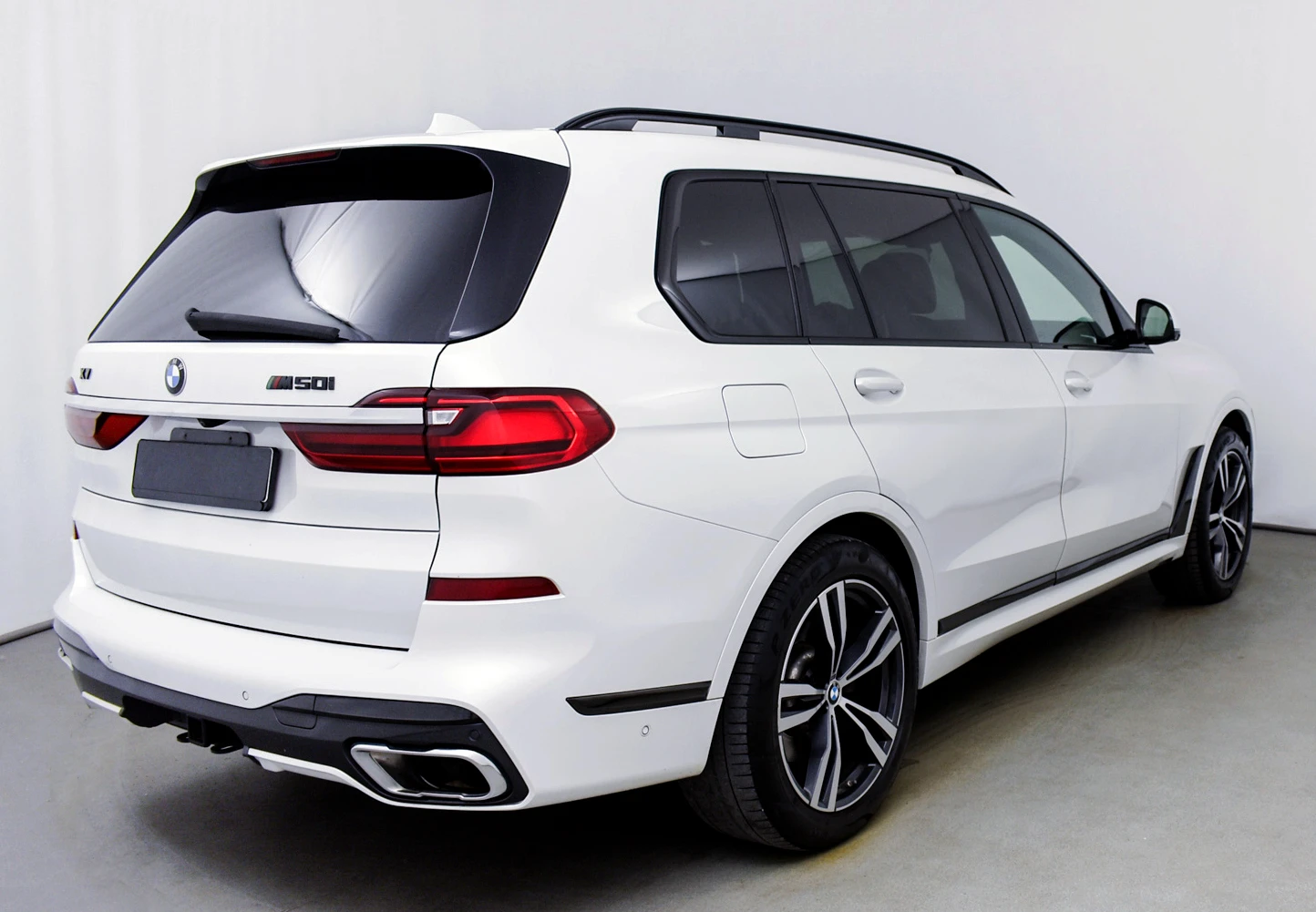 BMW X7 M50i Individual - изображение 3