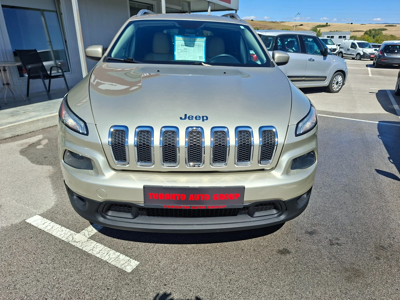 Jeep Cherokee 3.2 v6 274hp, снимка 2 - Автомобили и джипове - 49752885