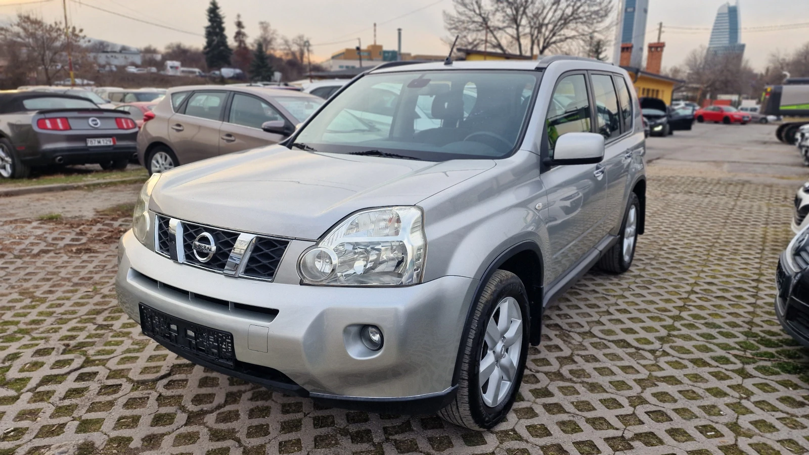 Nissan X-trail 2.5i Automatik - изображение 4