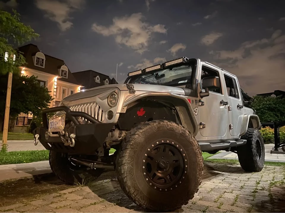Jeep Wrangler * Sahara JKU* LIFTED* 35 Tires* ЛЕБЕДКА* 6-Speed M, снимка 10 - Автомобили и джипове - 53784367